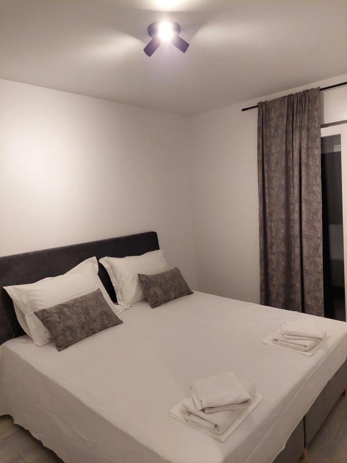 La Ferie Apartment Макарска Екстериор снимка