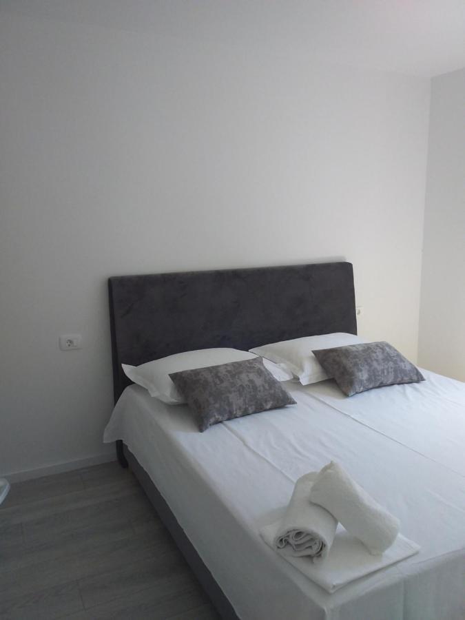 La Ferie Apartment Макарска Екстериор снимка